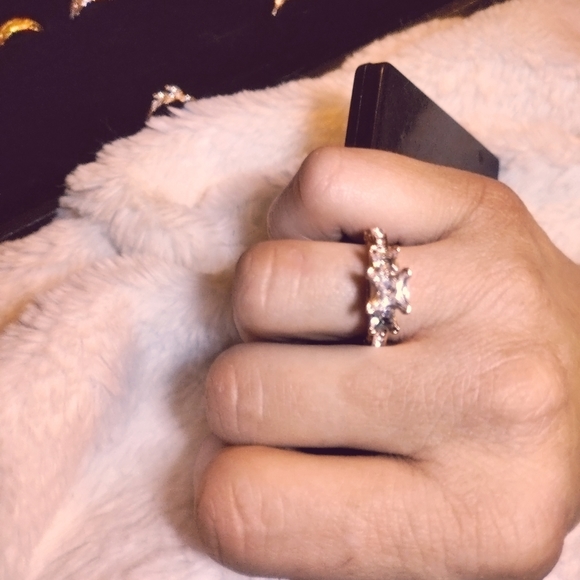 A size 7 1/2 Rose gold ring - Picture 11 of 11